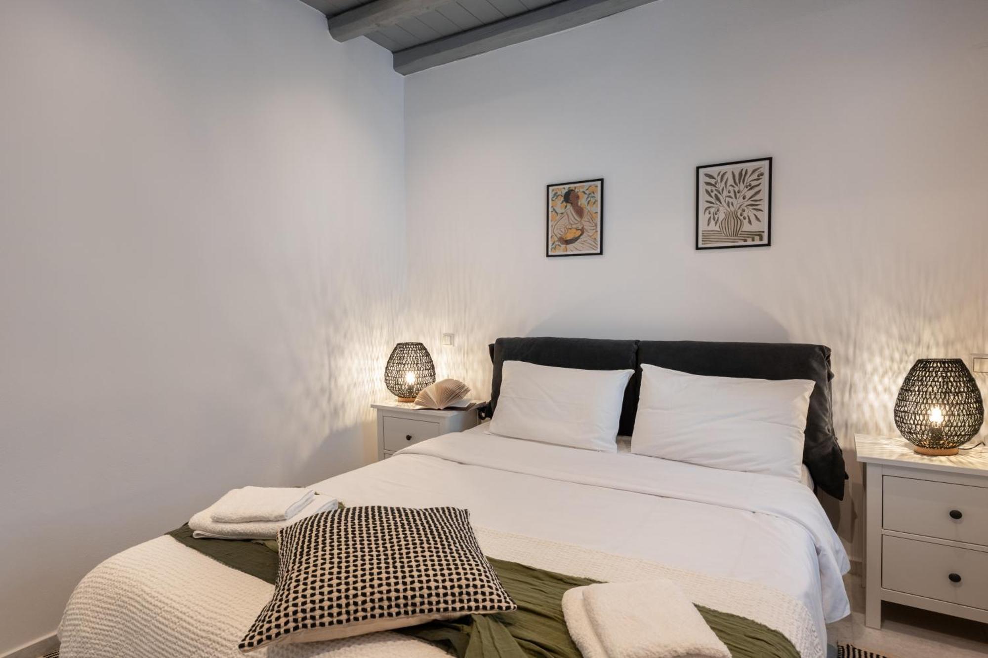 Caper-2 Bedroom Traditional Home With Amazing View Naousa  Bagian luar foto