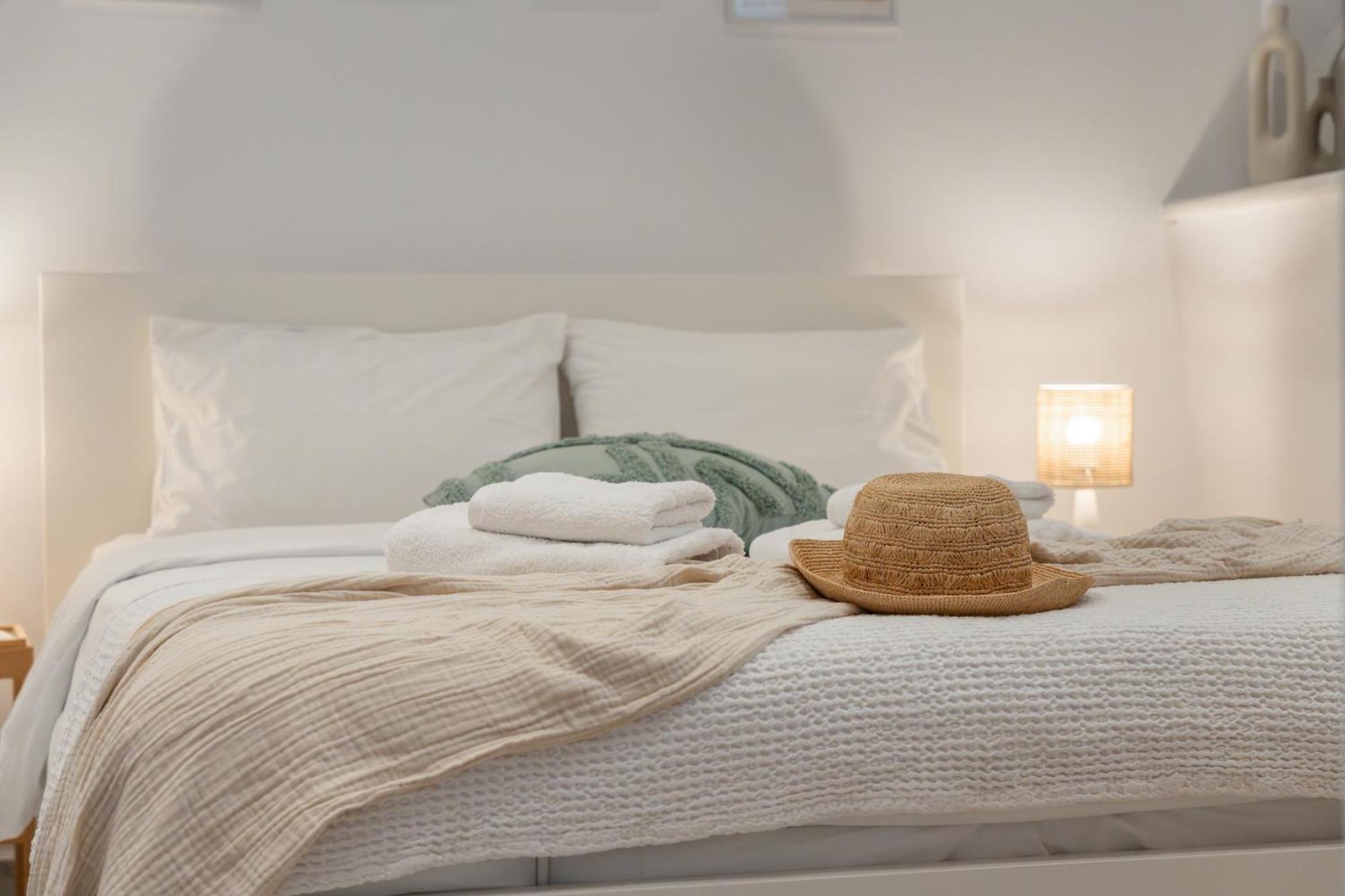 Caper-2 Bedroom Traditional Home With Amazing View Naousa  Bagian luar foto
