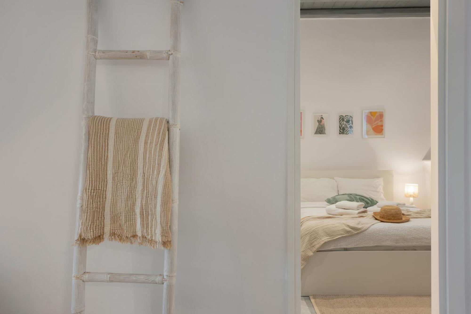Caper-2 Bedroom Traditional Home With Amazing View Naousa  Bagian luar foto